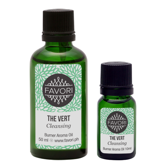 Two bottles of FAVORI Scents brand 'thé vert' (green tea) scented oil in different sizes for The Vert Burner (BR) aroma burners.