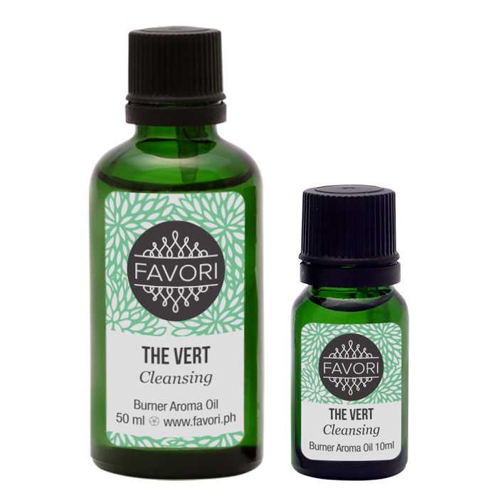 Two bottles of FAVORI Scents brand 'thé vert' (green tea) scented oil in different sizes for The Vert Burner (BR) aroma burners.