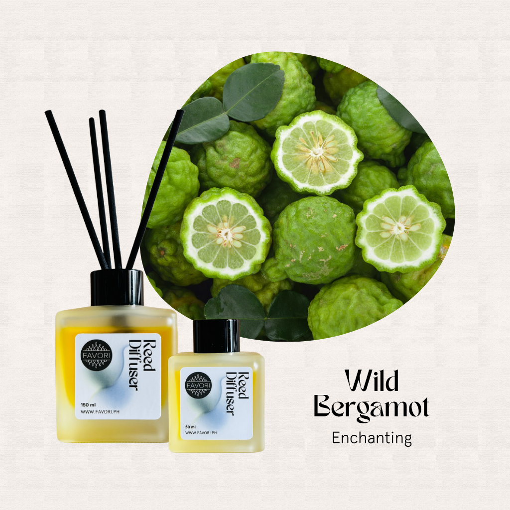 Two FAVORI Scents Wild Bergamot RRDs with sliced fruit—long-lasting aroma.